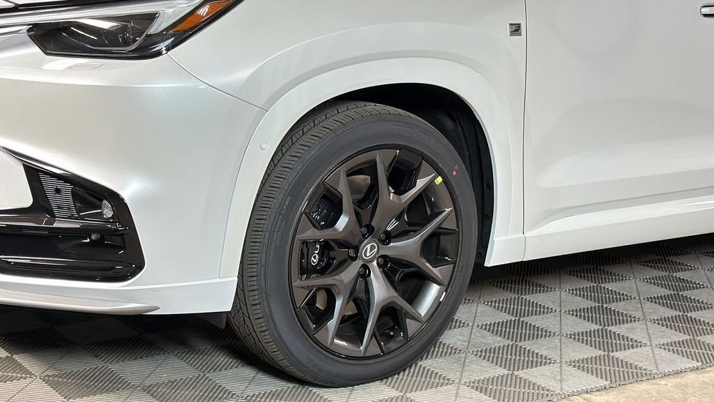 New 2026 Lexus TX 500h AWD image 4