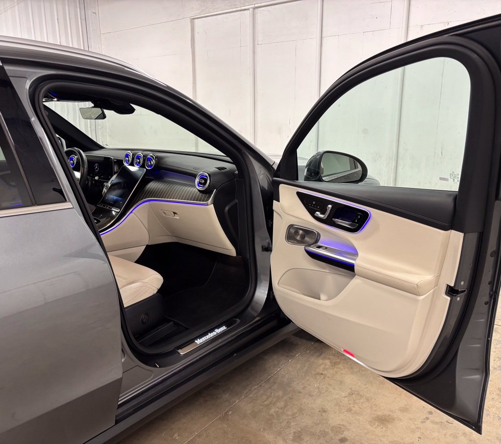 Used 2023 Mercedes-Benz GLC 300 image 17