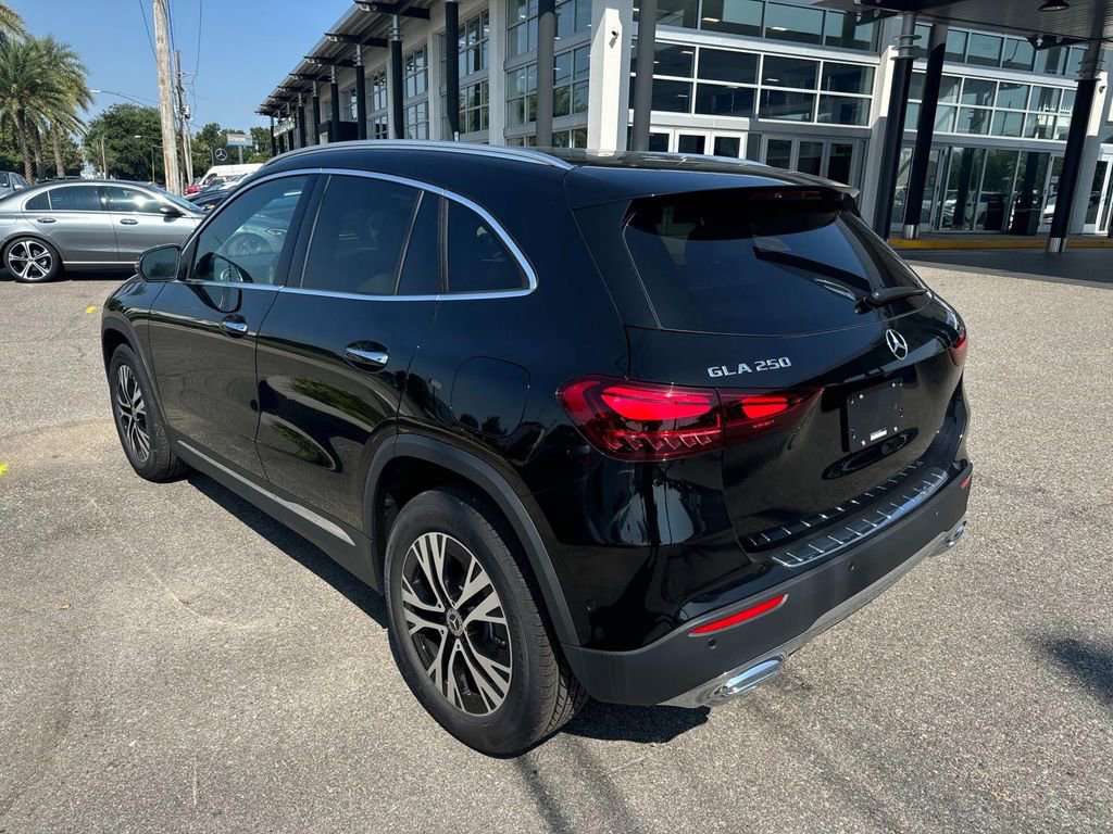 Used 2025 Mercedes-Benz GLA 250 image 4
