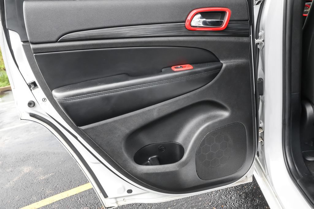 Used 2019 Jeep Grand Cherokee Altitude AWD/4WD image 28