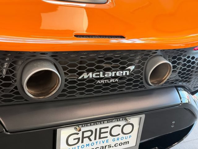 Used 2023 McLaren Artura RWD image 12