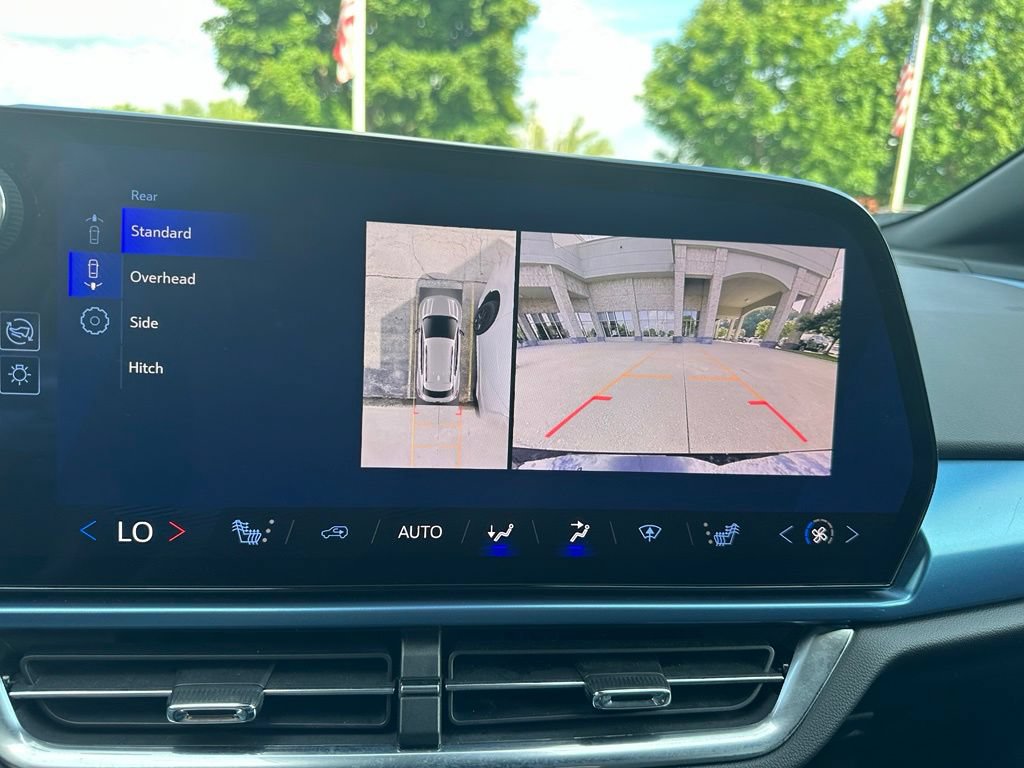 Certified 2024 Chevrolet Equinox EV LT FWD image 19