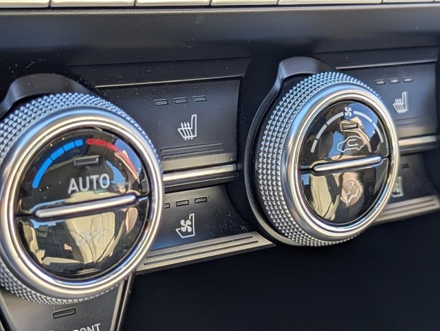 Used 2019 Genesis G70 2.0T Advanced w/ Elite Package image 23