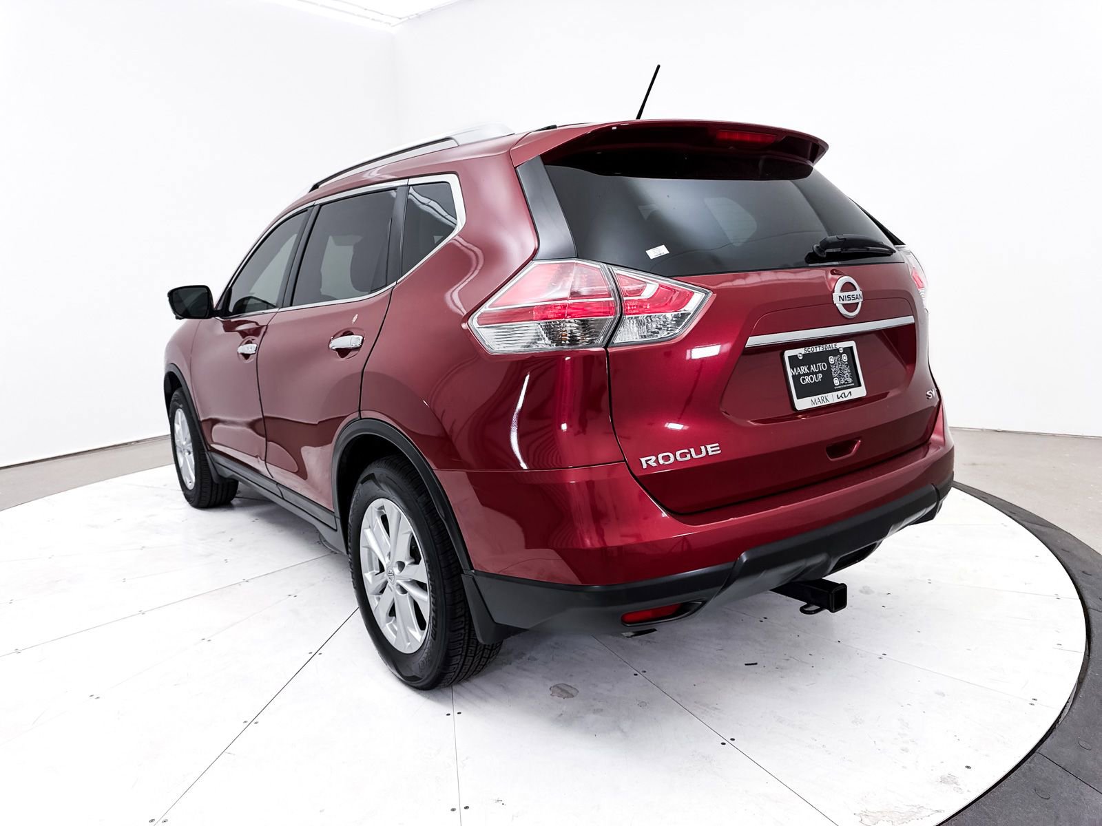 Used 2015 Nissan Rogue SV w/ SV Premium Package image 14