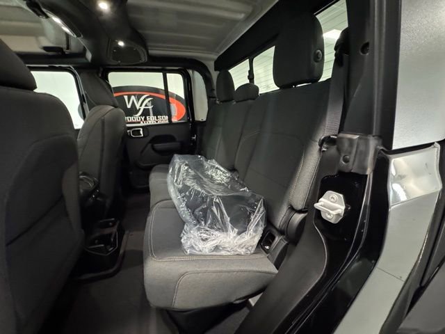Used 2024 Jeep Gladiator Sport image 10