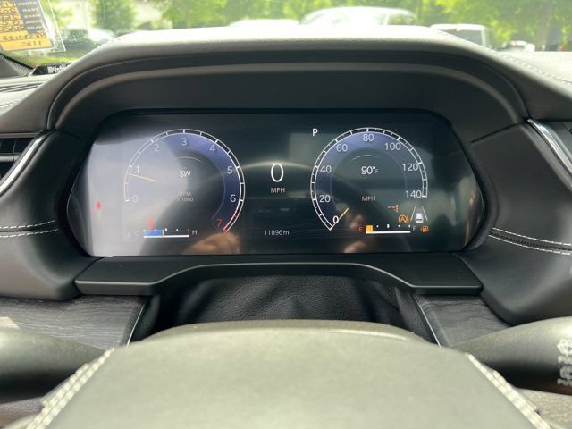 Certified 2022 Jeep Grand Cherokee Overland w/ Luxury Tech Group IV AWD/4WD image 38
