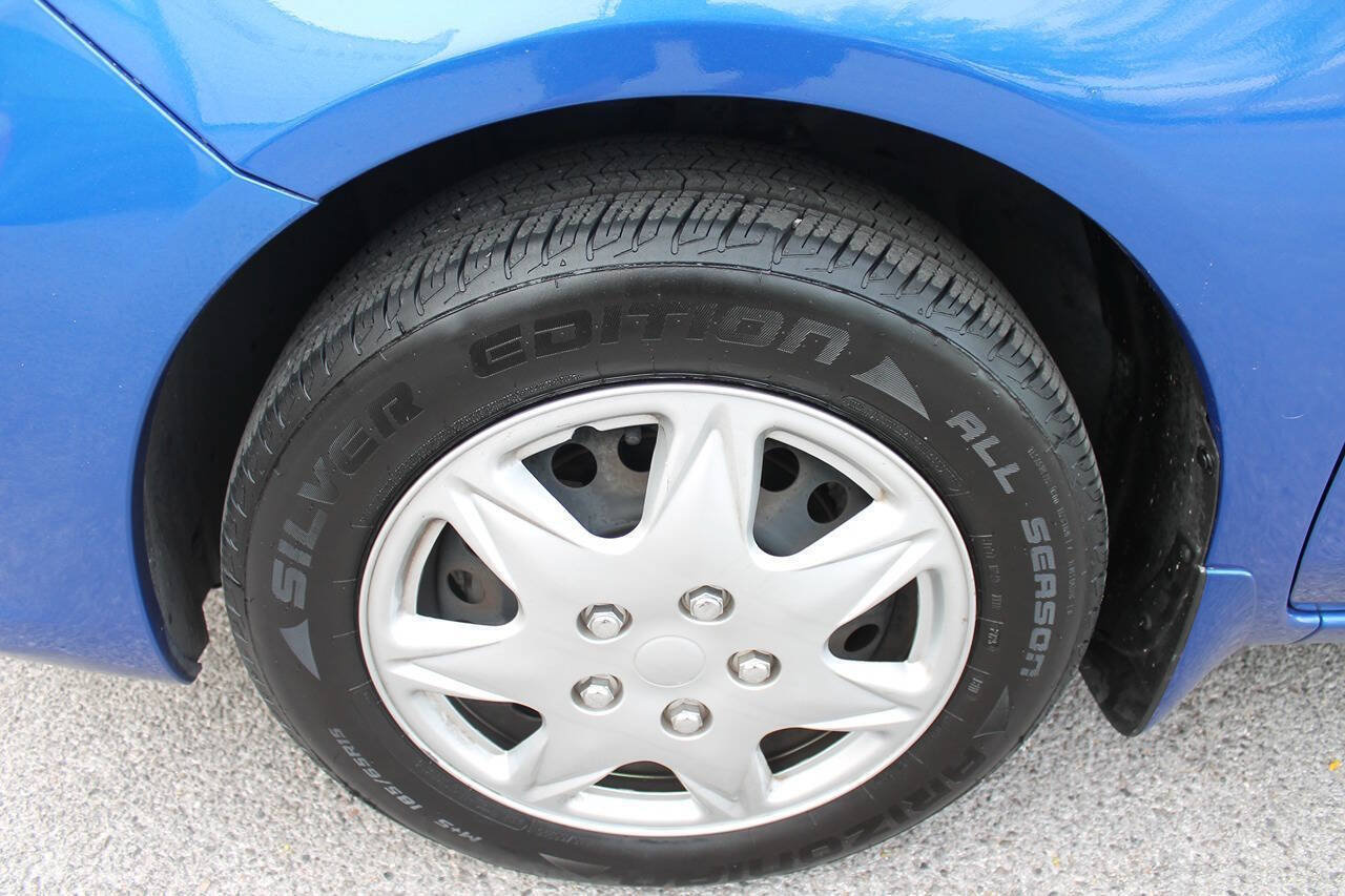 Used 2015 Nissan Versa SV FWD image 10