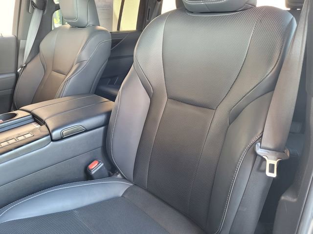 Used 2024 Lexus LX 600 4WD w/ Luxury Package image 20