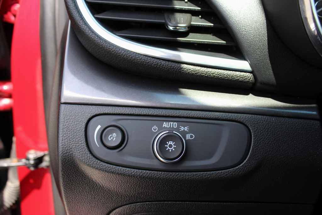Used 2019 Buick Encore Preferred AWD/4WD image 13
