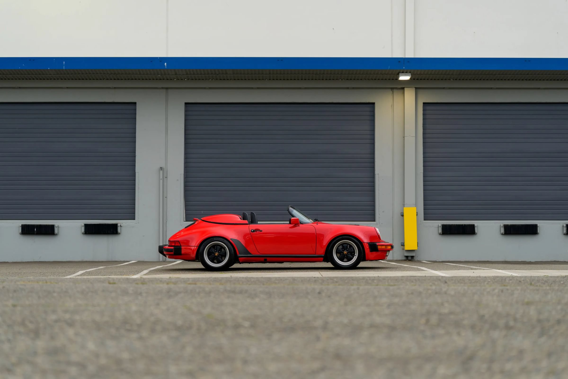 Used 1989 Porsche 911 Carrera RWD image 90