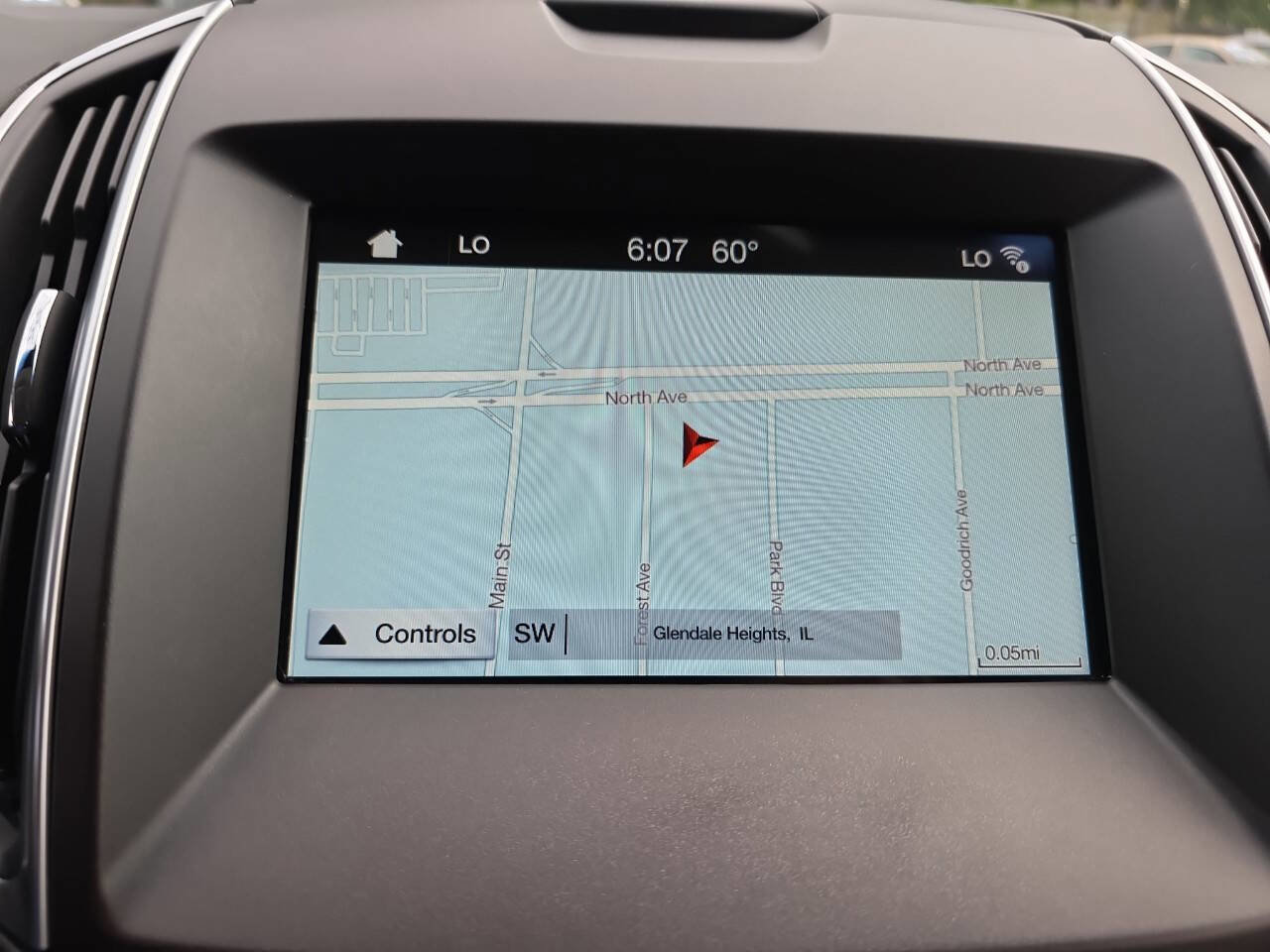 Used 2017 Ford Edge Titanium w/ Technology Package AWD/4WD image 16