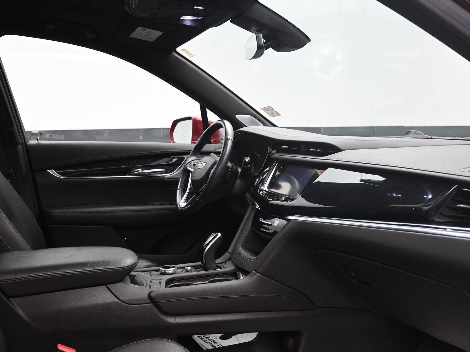 Used 2020 Cadillac XT6 Premium Luxury image 14