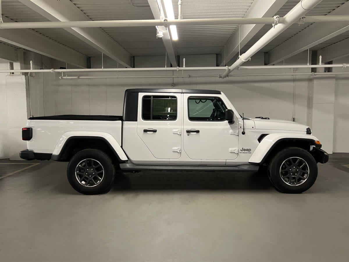 Used 2020 Jeep Gladiator Overland AWD/4WD image 11