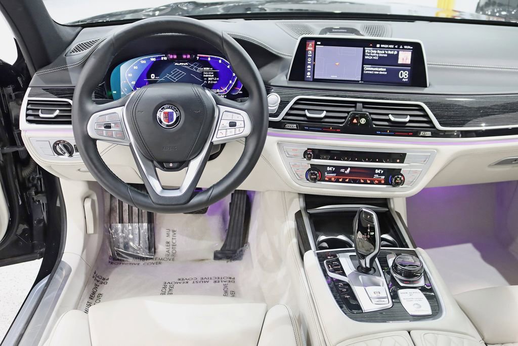 Used 2022 BMW ALPINA B7 xDrive w/ Luxury Rear Seating Package image 14