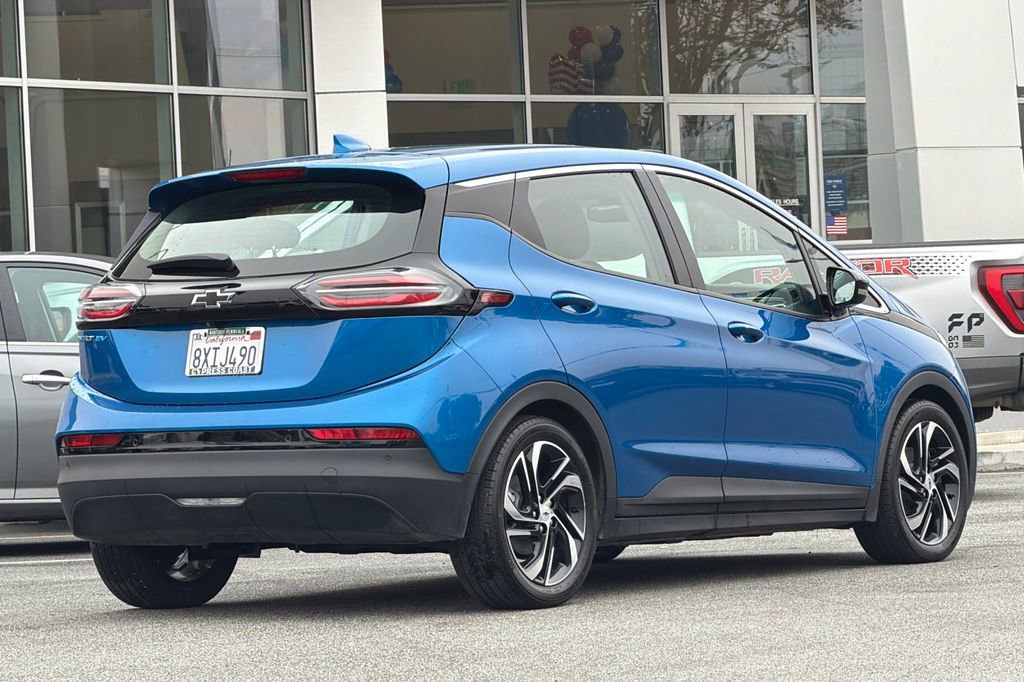 Used 2022 Chevrolet Bolt LT FWD image 3