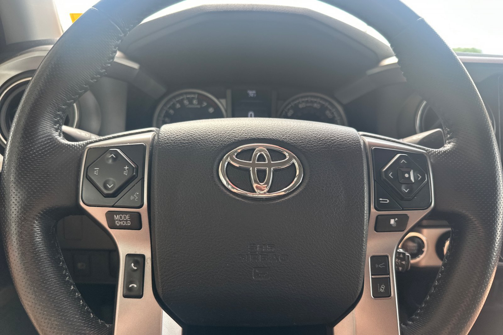 Certified 2023 Toyota Tacoma SR5 w/ Technology Package AWD/4WD image 25
