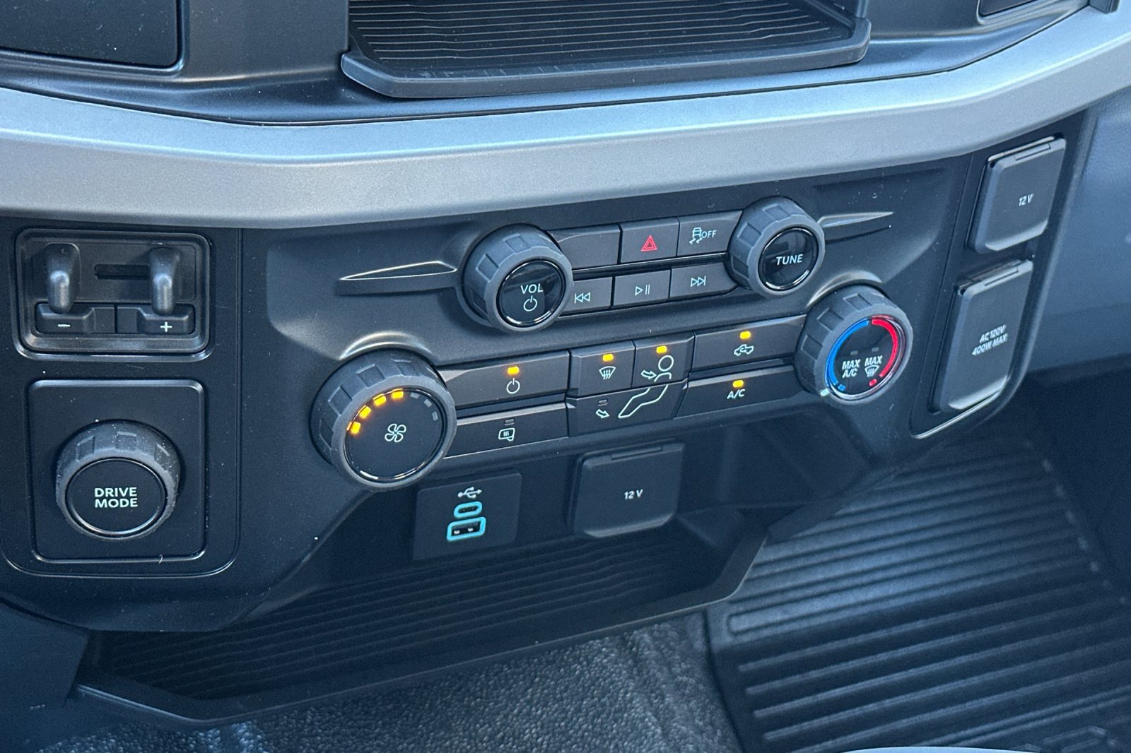 New 2026 Ford F250 XL w/ XL Chrome Package image 19