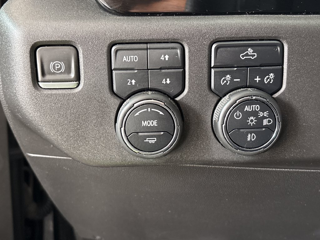 Used 2022 Chevrolet Silverado 1500 LT Trail Boss AWD/4WD image 57