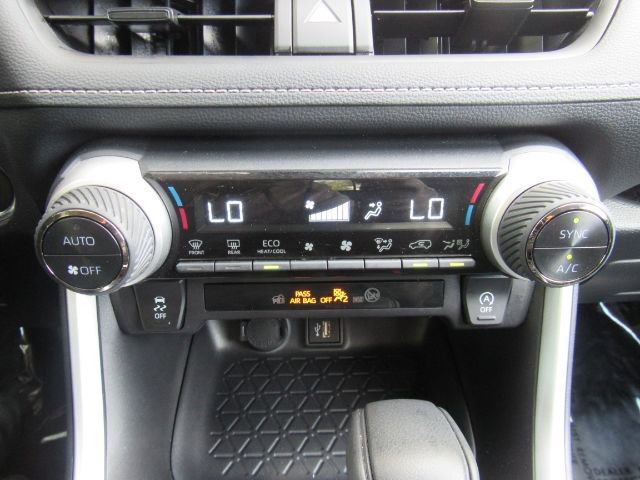 Used 2025 Toyota RAV4 XLE image 45