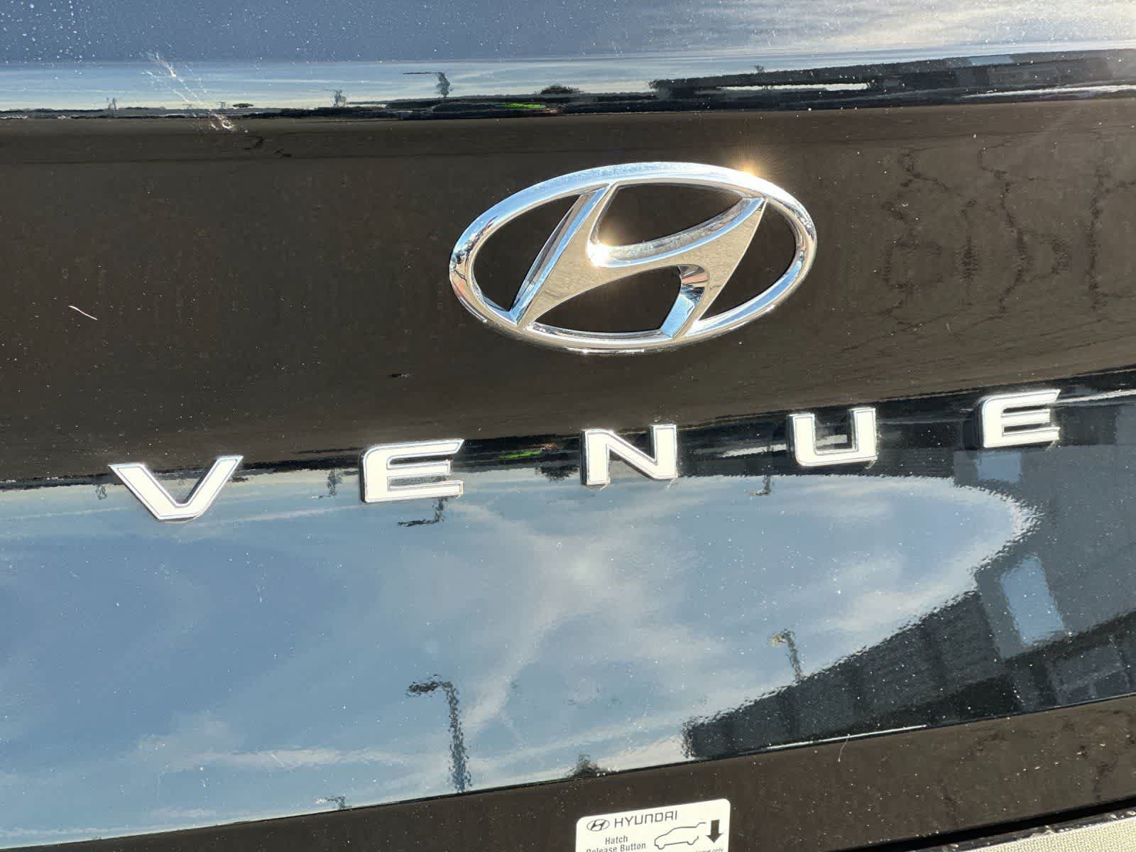 New 2026 Hyundai Venue SE FWD image 25