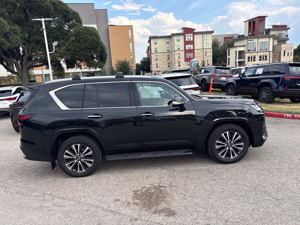 Certified 2025 Lexus LX 600 4WD w/ Interior Upgrade Package image 6