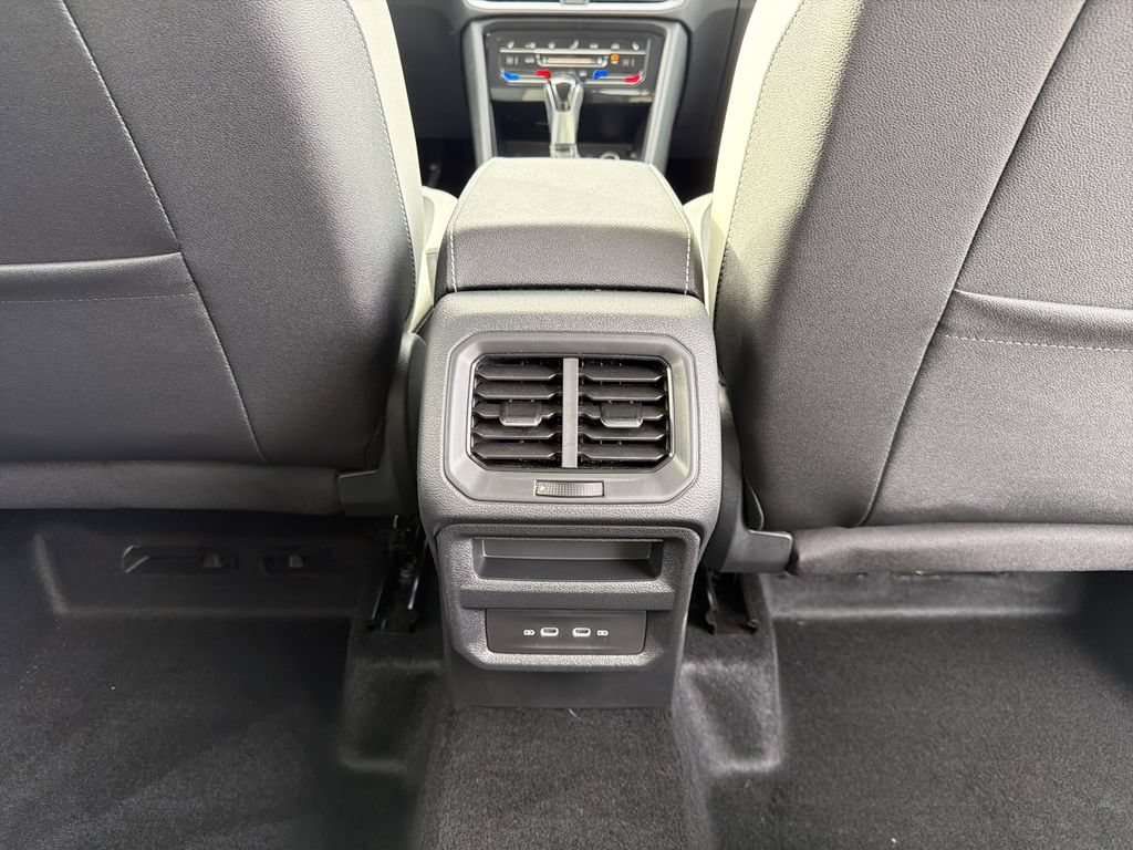New 2026 Volkswagen Taos SE FWD image 22