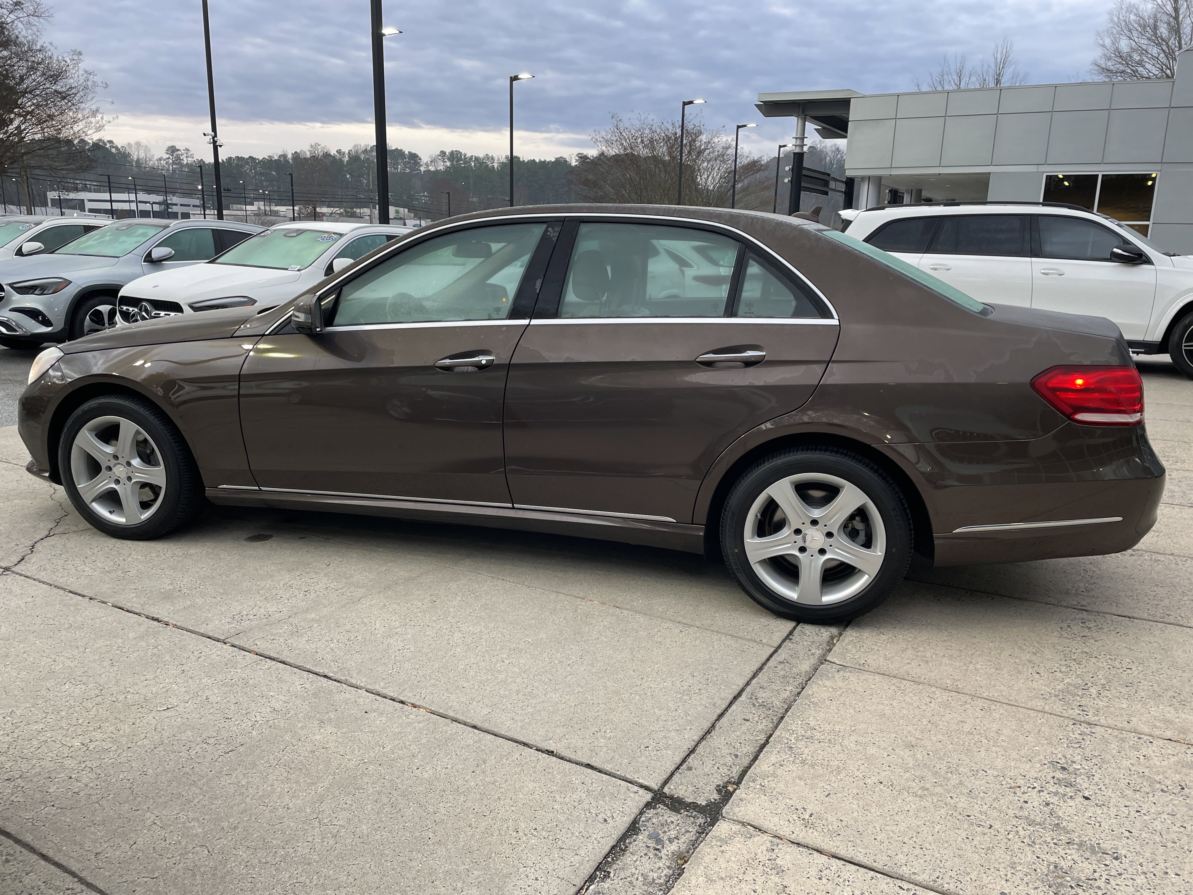 Used 2014 Mercedes-Benz E 250 BlueTEC Sedan image 14