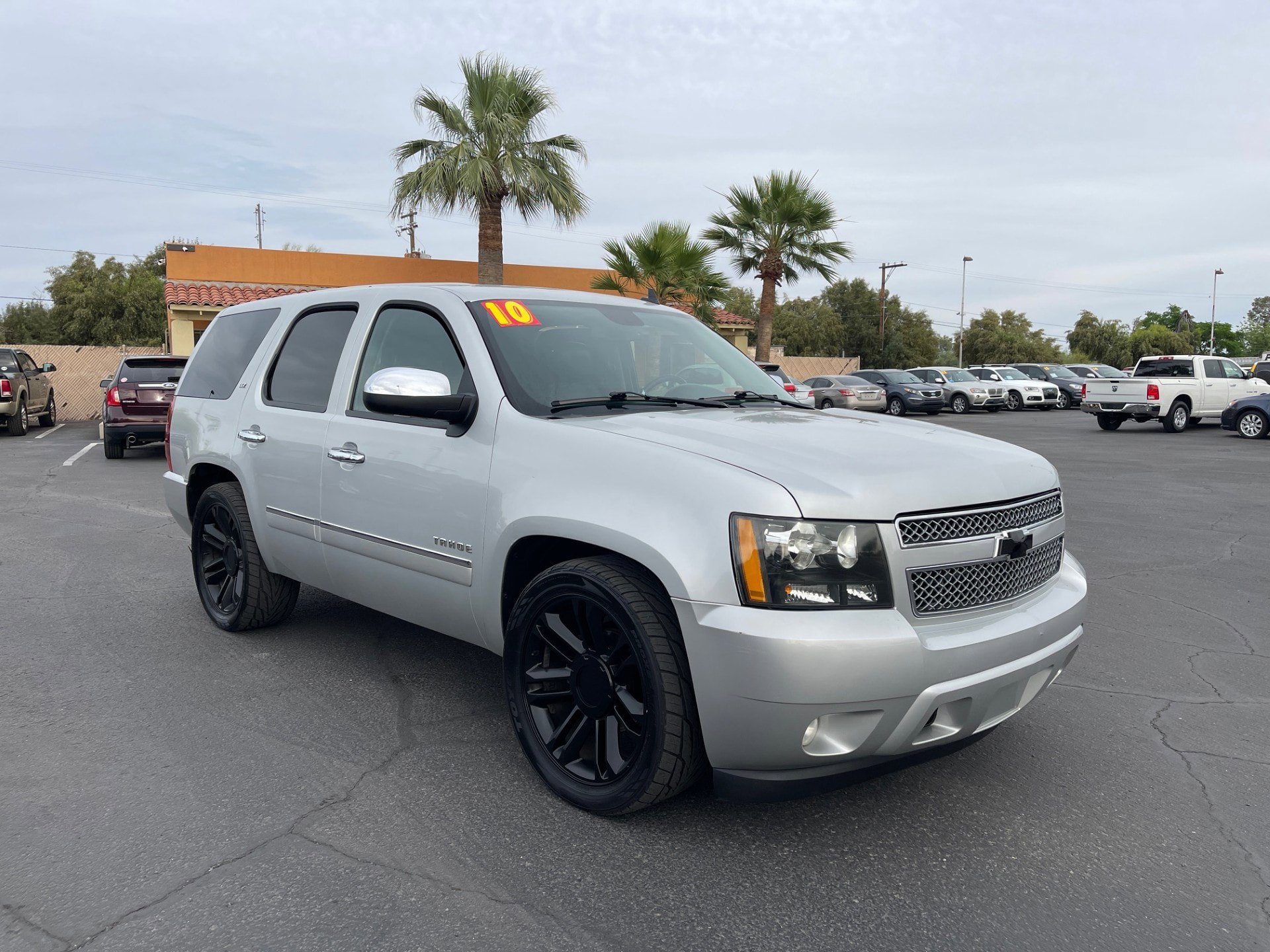 Used 2010 Chevrolet Tahoe LTZ RWD image 7