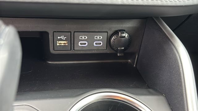 Used 2025 Toyota Highlander LE AWD/4WD image 23