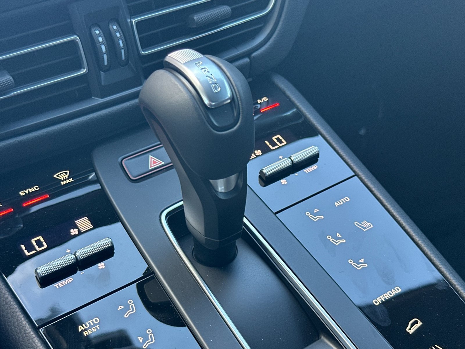 New 2026 Porsche Macan AWD/4WD image 21