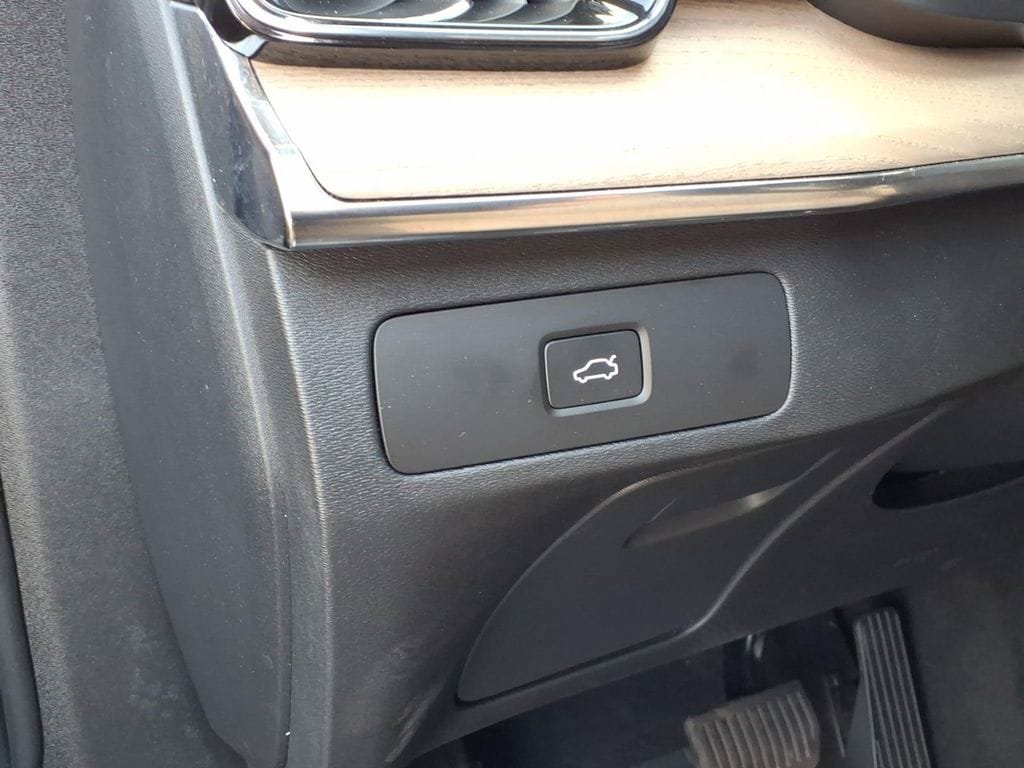 Certified 2026 Volvo XC90 B6 Plus AWD/4WD image 12