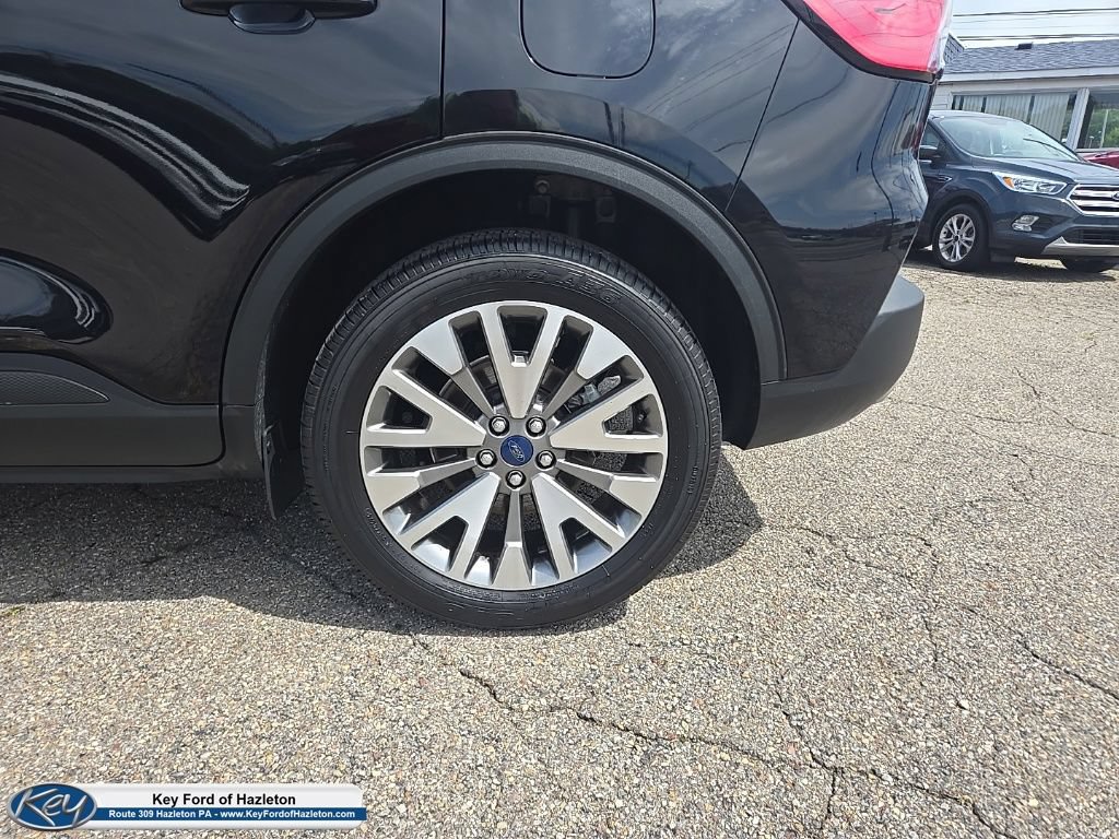 Certified 2022 Ford Escape Titanium w/ Class II Trailer Tow Package AWD/4WD image 7