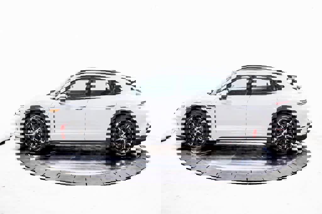 Certified 2025 Porsche Taycan 4S image 2