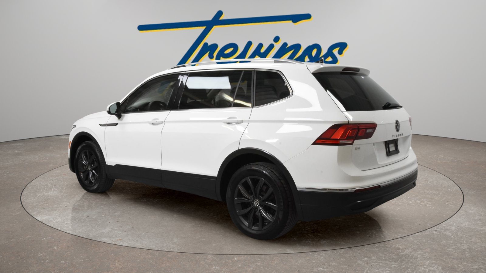 Used 2024 Volkswagen Tiguan SE FWD image 7