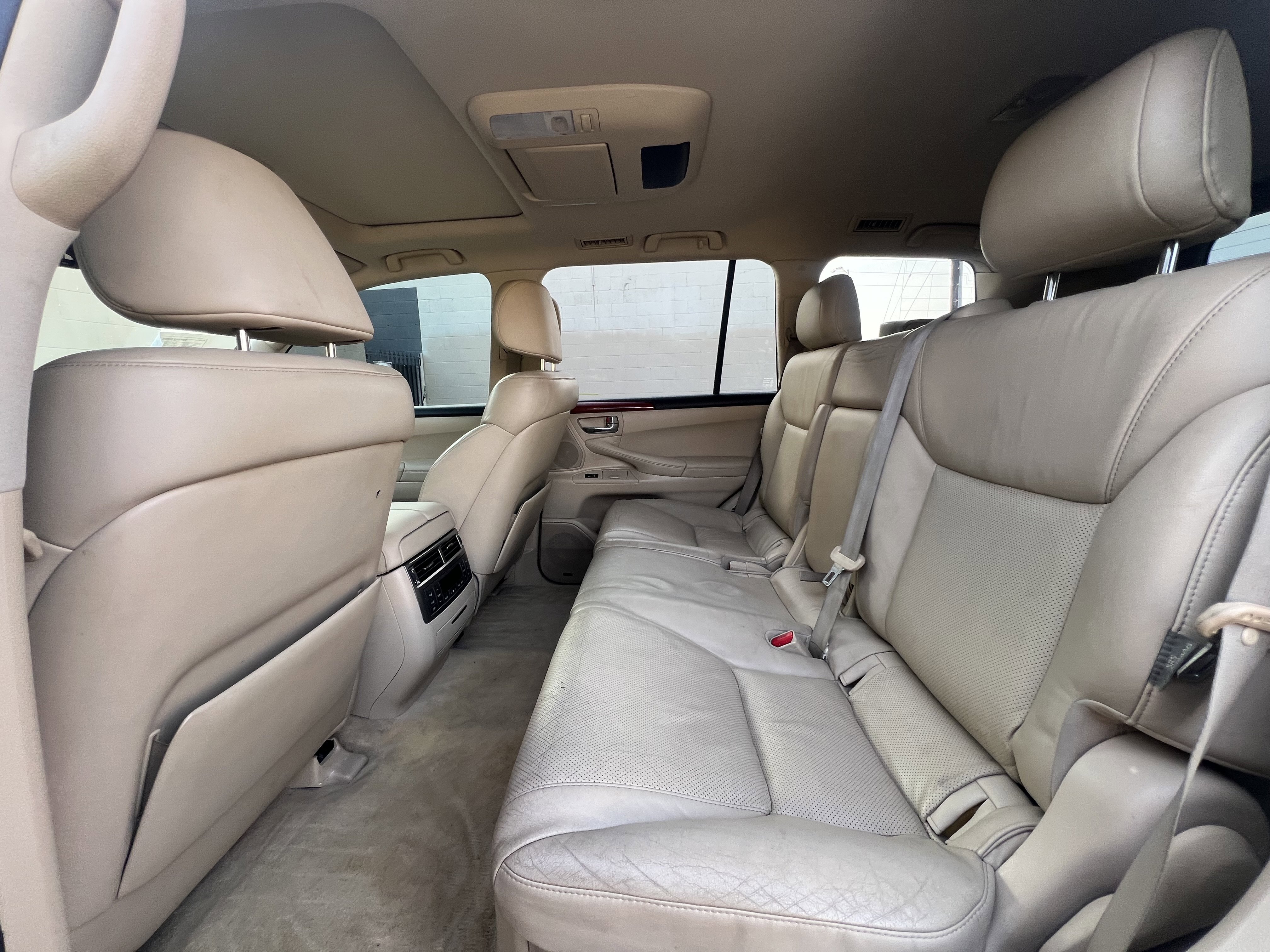 Used 2009 Lexus LX 570 4WD image 24