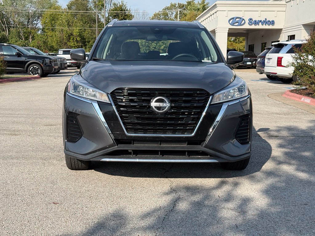 Used 2023 Nissan Kicks SV FWD image 2