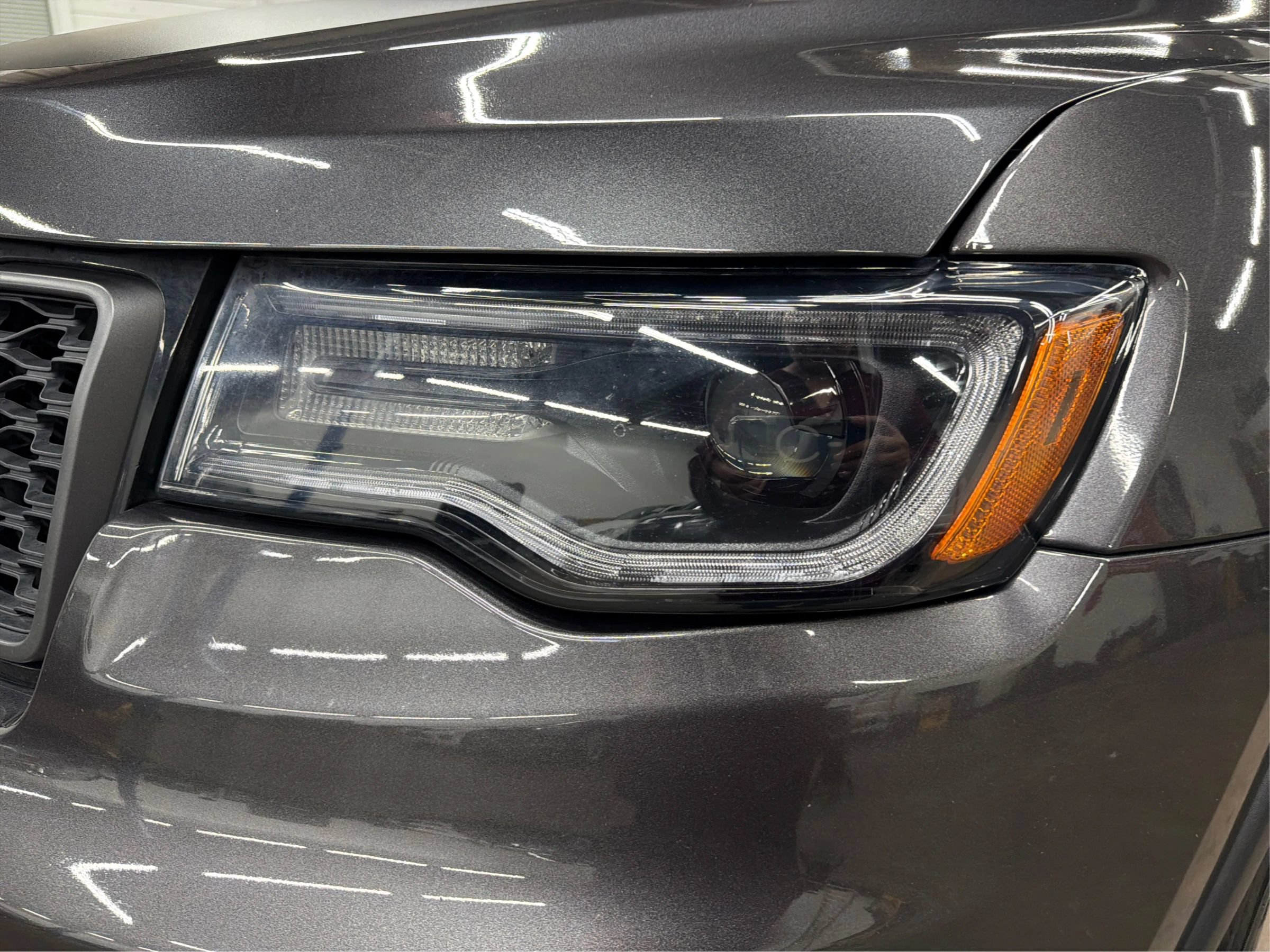 Used 2020 Jeep Grand Cherokee Trailhawk w/ Premium Lighting Group AWD/4WD image 42