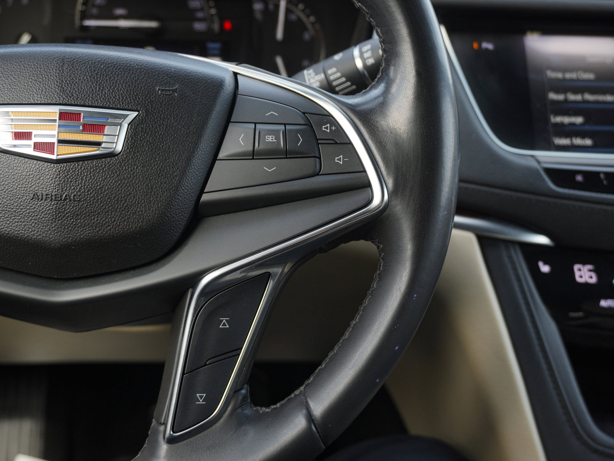 Used 2018 Cadillac XT5 Luxury w/ Driver Awareness Package image 20