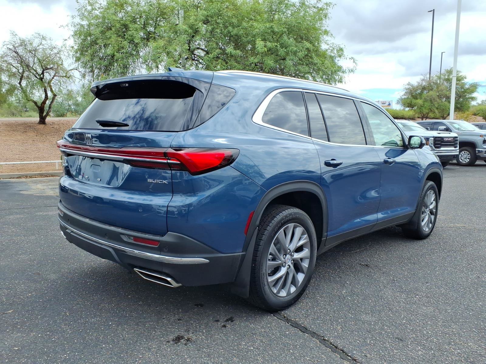 Used 2026 Buick Enclave Preferred w/ Power Package AWD/4WD image 5