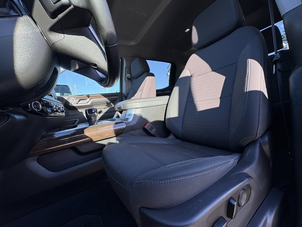 Used 2023 GMC Sierra 1500 Elevation w/ LPO, Elevation Black Package image 19