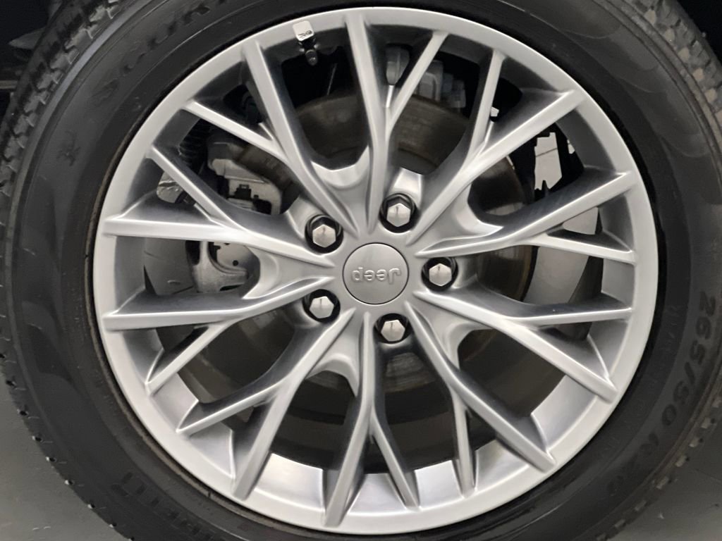 Used 2025 Jeep Grand Cherokee Summit image 70