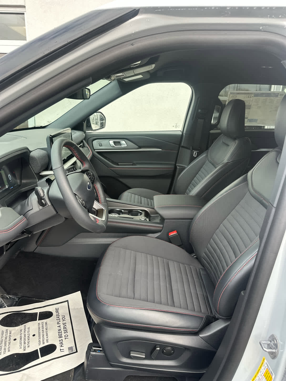 New 2026 Ford Explorer ST-Line w/ ST-Line Street Pack image 15