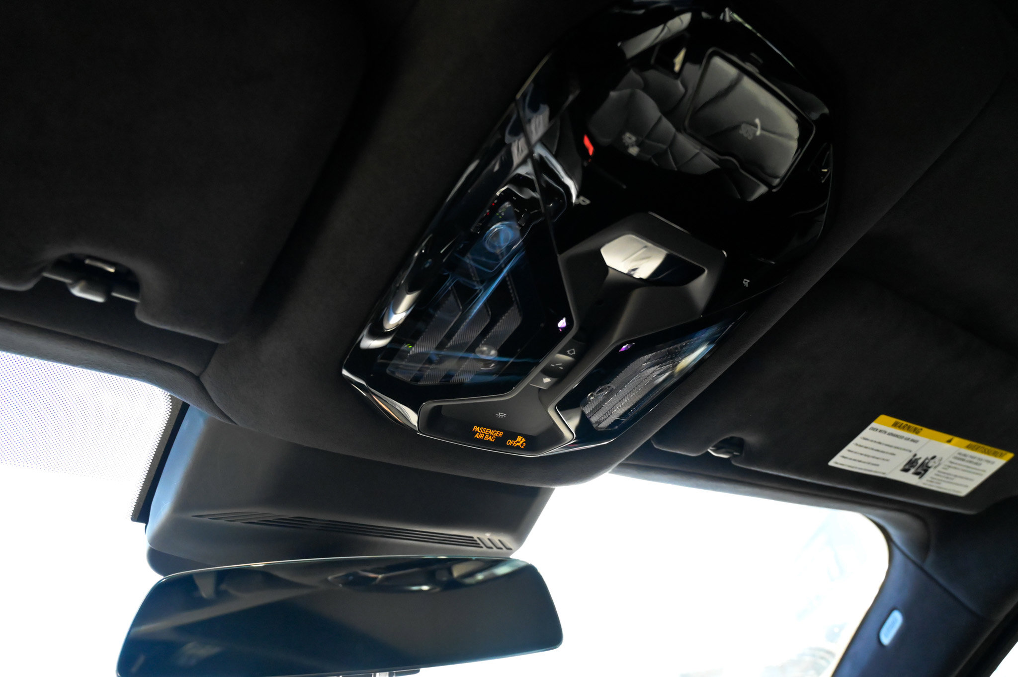 Used 2023 BMW 760i xDrive w/ Executive Package image 31