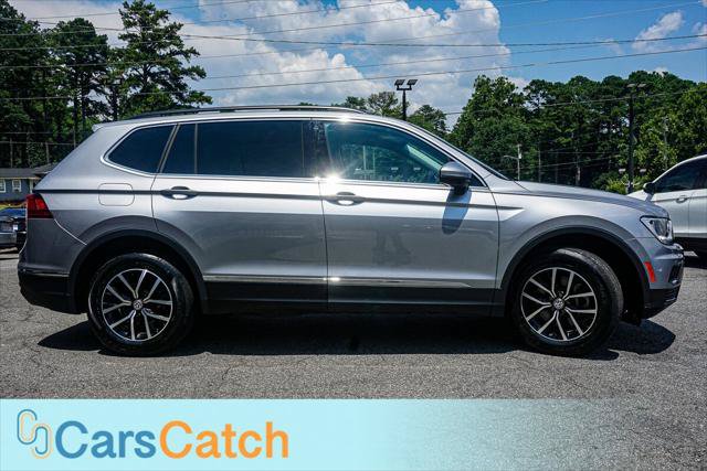 Used 2021 Volkswagen Tiguan SE FWD image 2