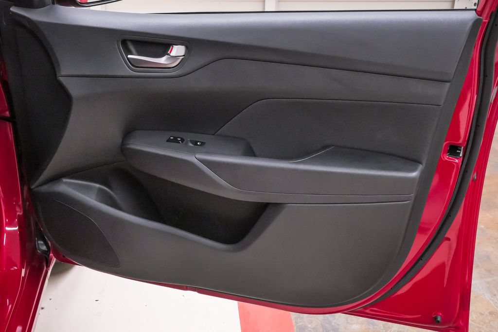 Certified 2022 Hyundai Accent SE FWD image 27