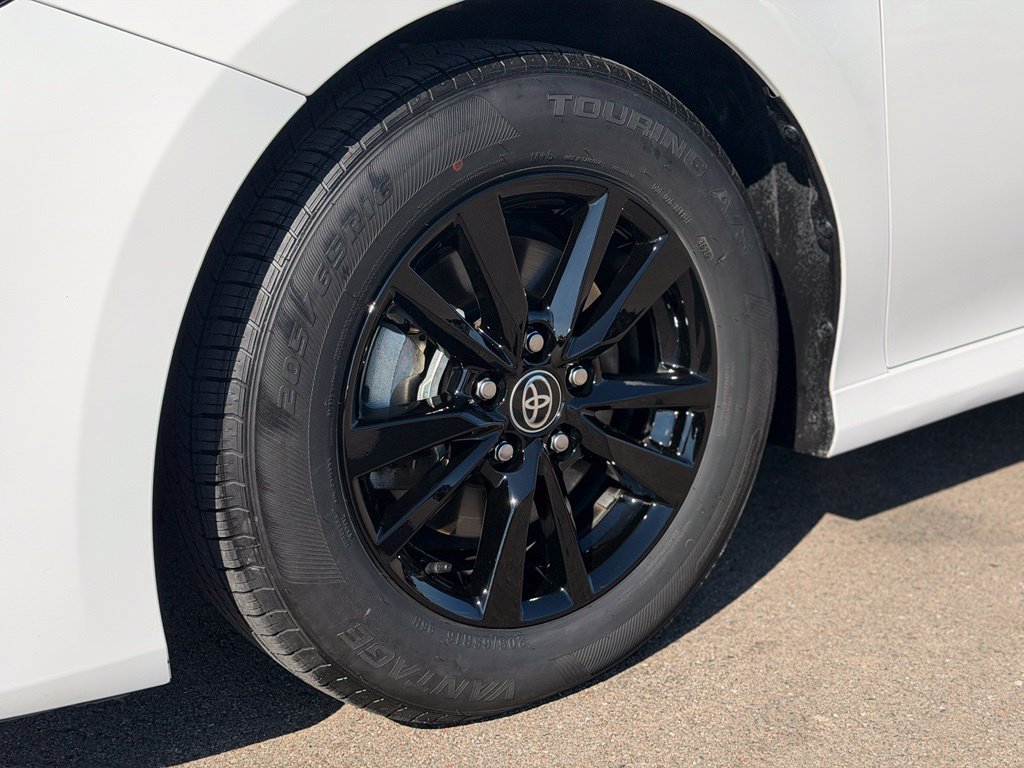 Used 2025 Toyota Camry LE FWD image 24