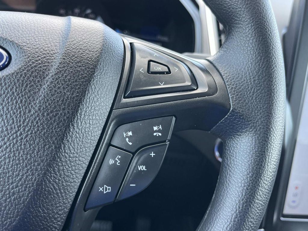 Used 2024 Ford Edge SE image 32