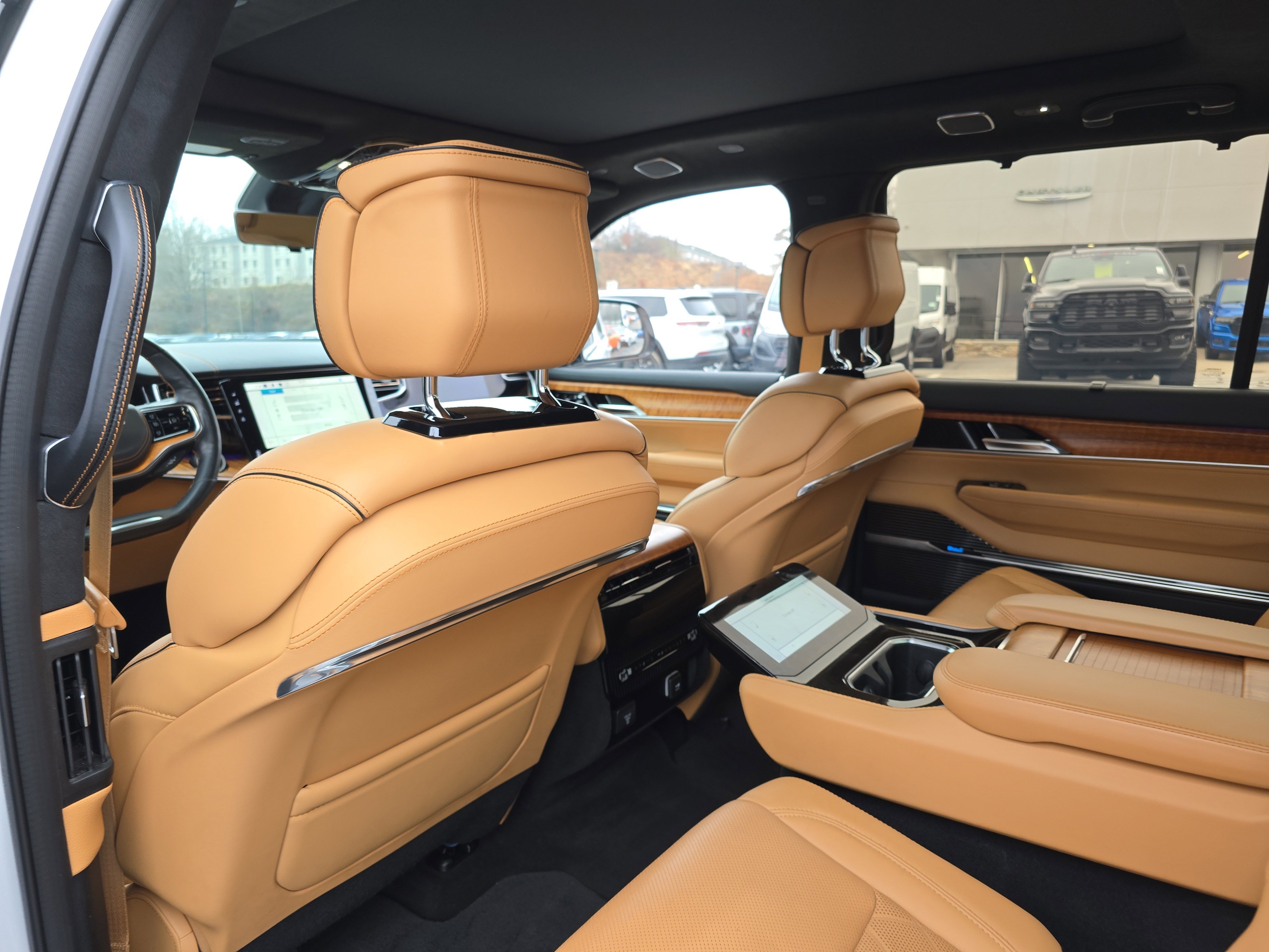 Used 2022 Jeep Grand Wagoneer Series III image 17