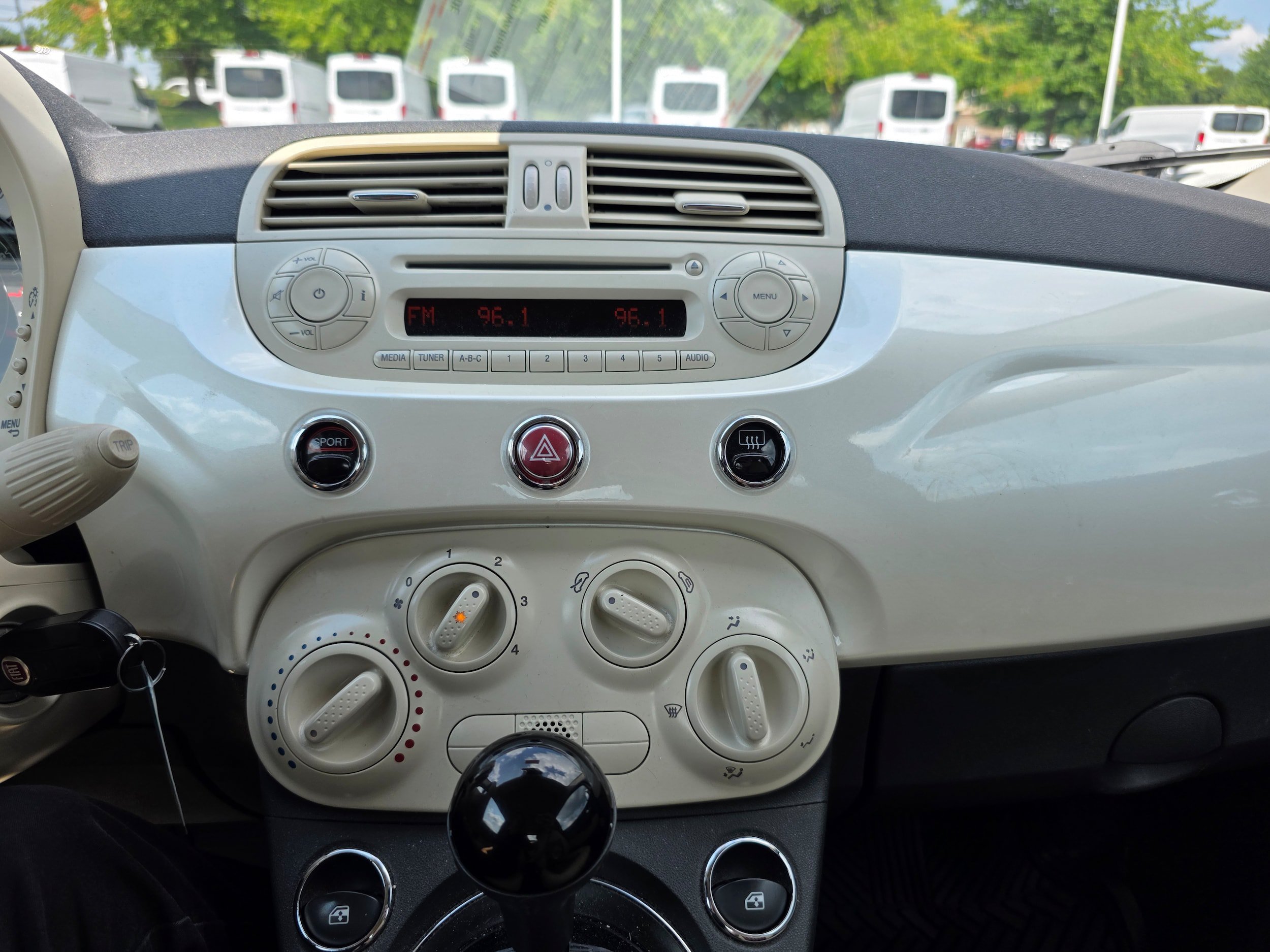 Used 2013 FIAT 500 Pop FWD image 9