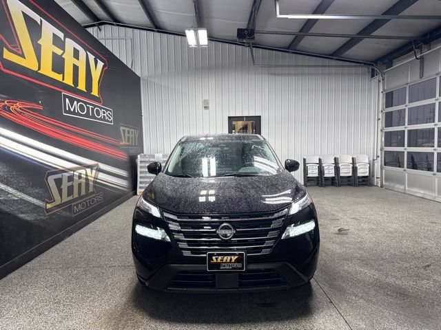Used 2025 Nissan Rogue SV FWD image 17
